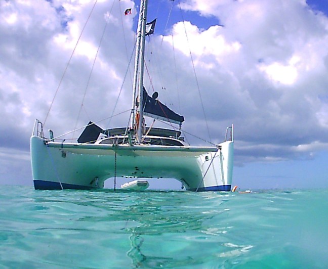 Bridgedeck clearance bow